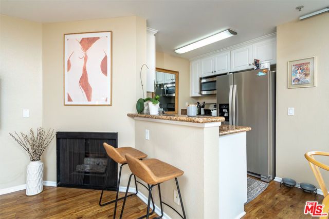 7320 Hawthorn Avenue 121, Los Angeles, CA 90046