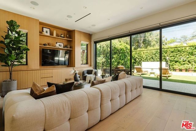 4554 Wortser Avenue, Studio City, CA 91604