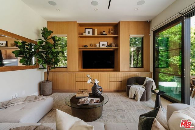 4554 Wortser Avenue, Studio City, CA 91604