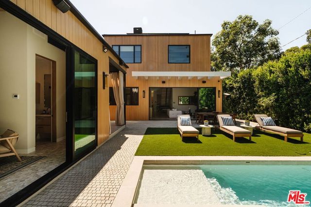 4554 Wortser Avenue, Studio City, CA 91604
