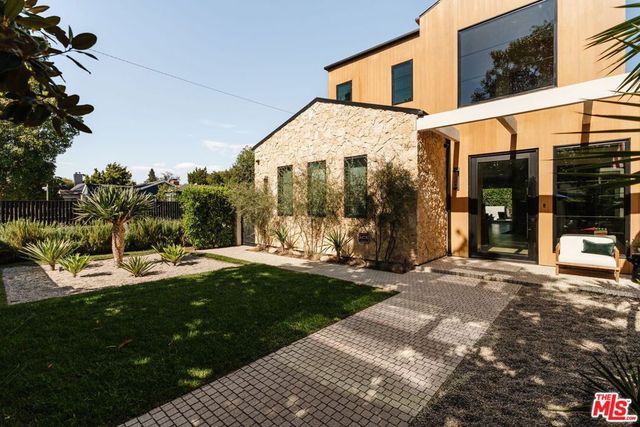 4554 Wortser Avenue, Studio City, CA 91604