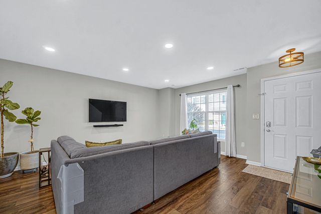 1825 Dogwood Court, Crown Point, IN 46307