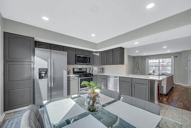 1825 Dogwood Court, Crown Point, IN 46307