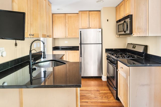 4422 N Ashland Avenue 1E, Chicago, IL 60640