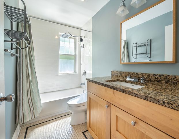 4422 N Ashland Avenue 1E, Chicago, IL 60640