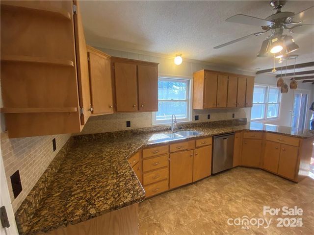 2405 Forrestbrook Drive, Kannapolis, NC 28083