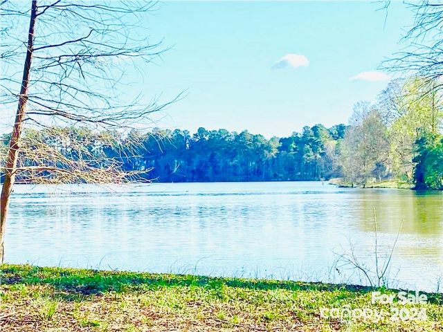 2405 Forrestbrook Drive, Kannapolis, NC 28083