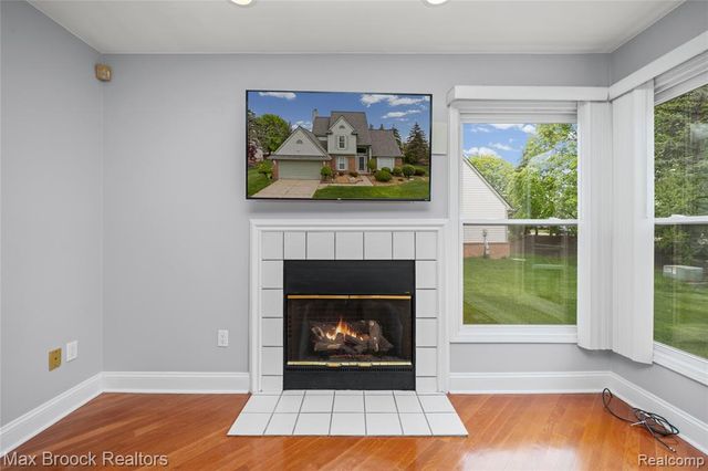 39456 Squire Road, Novi, MI 48375
