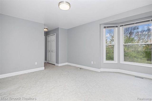 39456 Squire Road, Novi, MI 48375