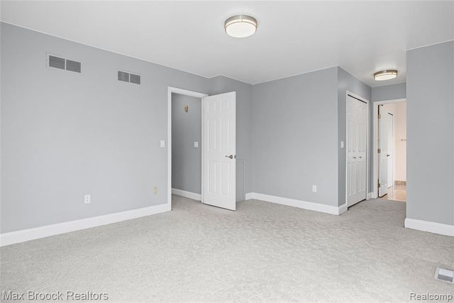 39456 Squire Road, Novi, MI 48375