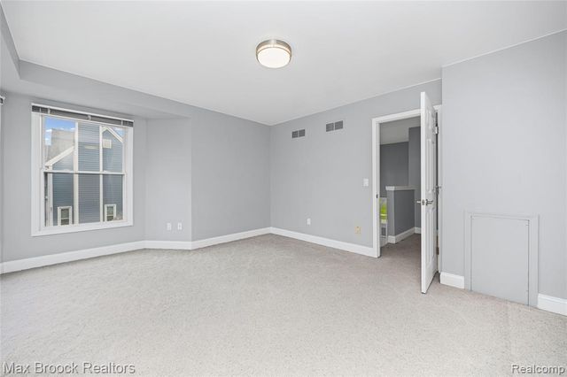 39456 Squire Road, Novi, MI 48375
