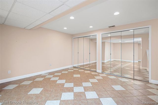 39456 Squire Road, Novi, MI 48375