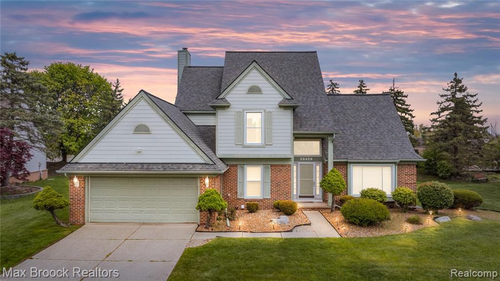 39456 Squire Road, Novi, MI 48375