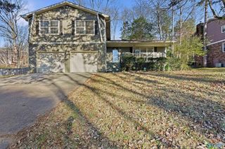 11303 SW Mountaincrest Drive SE, Huntsville, AL 35803