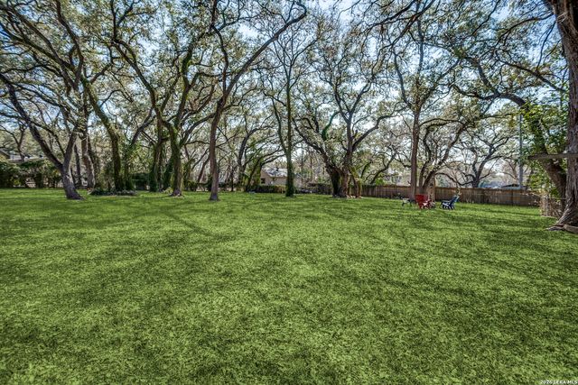 102 KRAMERIA DR, Castle Hills, TX 78213