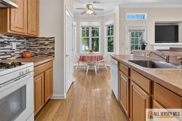 4 Spraul Lane, Cranbury, NJ 08512