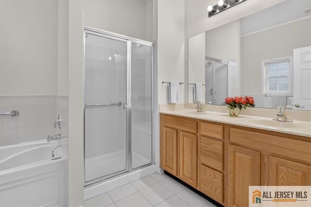 4 Spraul Lane, Cranbury, NJ 08512