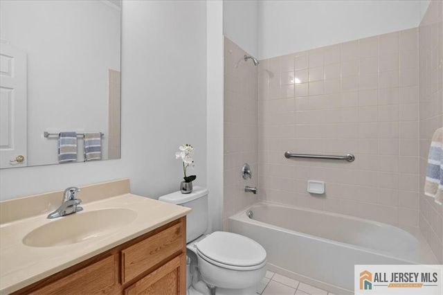 4 Spraul Lane, Cranbury, NJ 08512