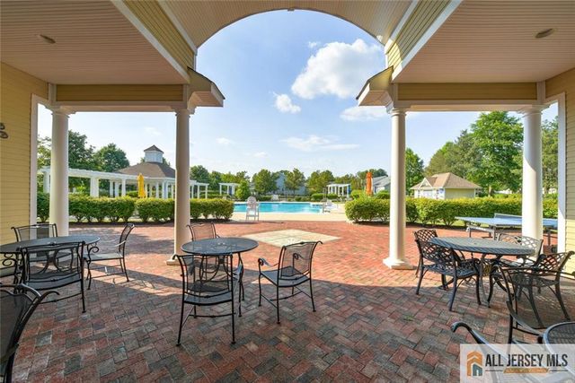 4 Spraul Lane, Cranbury, NJ 08512