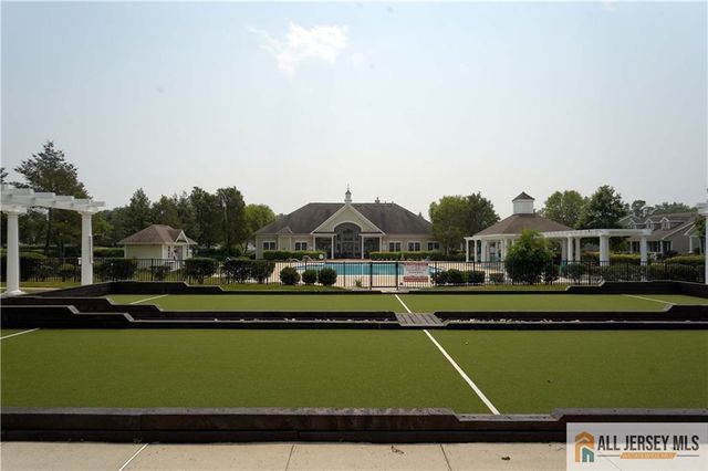 4 Spraul Lane, Cranbury, NJ 08512