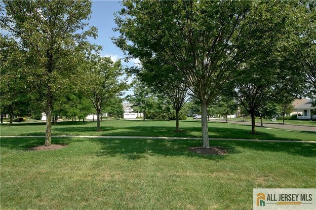 4 Spraul Lane, Cranbury, NJ 08512