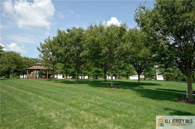 4 Spraul Lane, Cranbury, NJ 08512