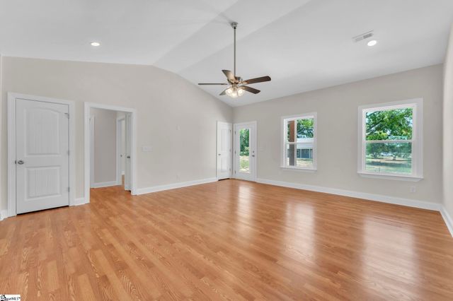 5138 N Old Laurens Road, Gray Court, SC 29645