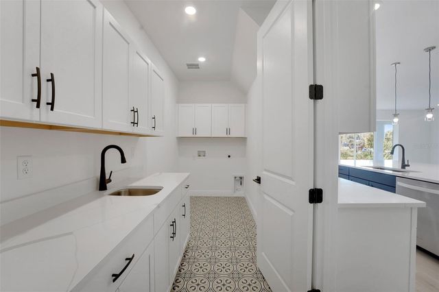 14427 CREST PALM AVENUE, Windermere, FL 34786