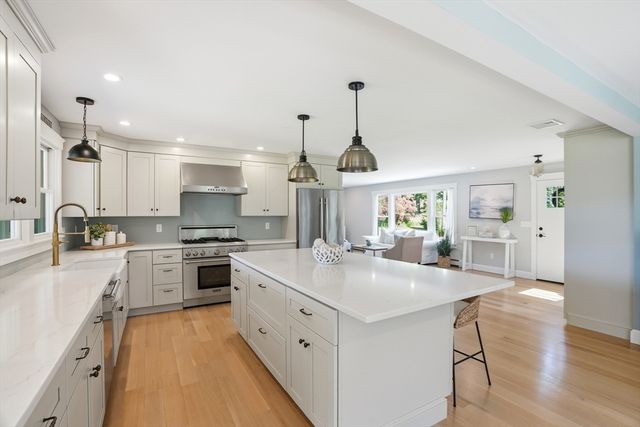 300 Gannett Rd, Scituate, MA 02066