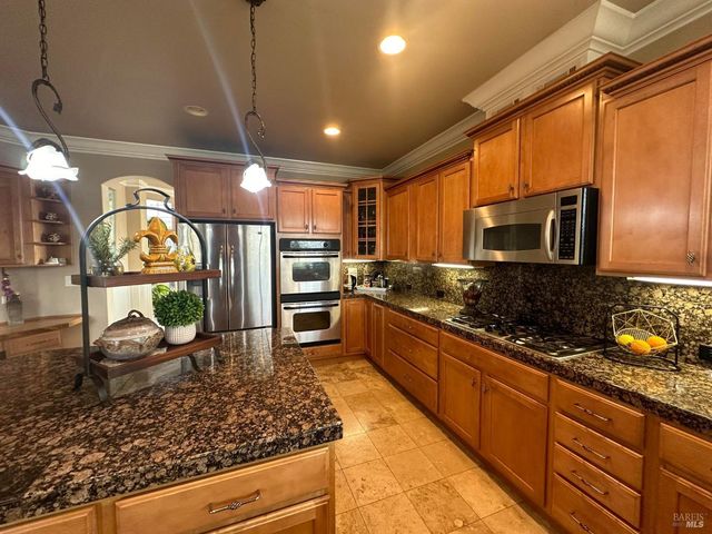 6260 CARMEL Dr, Redding, CA 96003