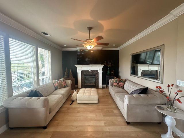 6260 CARMEL Dr, Redding, CA 96003