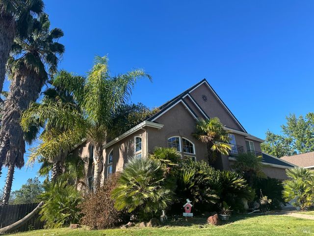 6260 CARMEL Dr, Redding, CA 96003