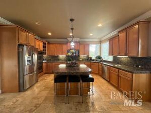 6260 CARMEL Dr, Redding, CA 96003