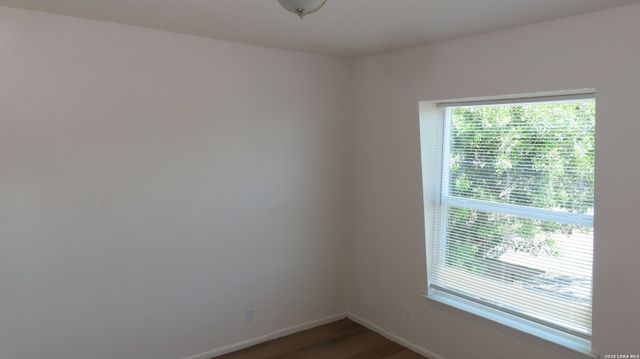 4004 MOUNT LAUREL DR, San Antonio, TX 78240
