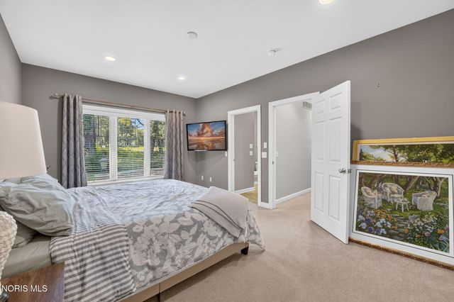 7559 Olympic Parkway, Sylvania, OH 43560
