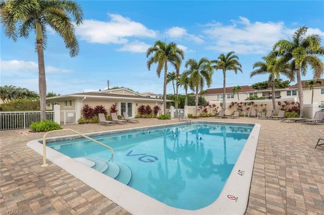 642 12th AVE S, Naples, FL 34102