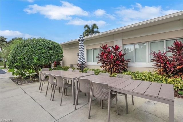 642 12th AVE S, Naples, FL 34102