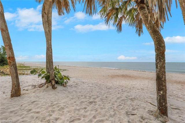 642 12th AVE S, Naples, FL 34102