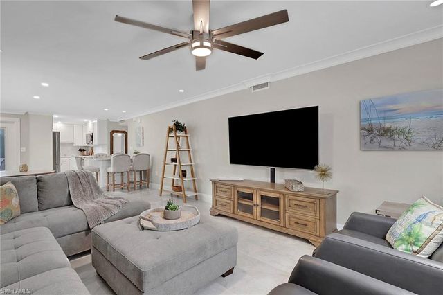 642 12th AVE S, Naples, FL 34102