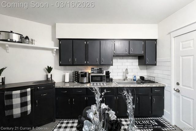 162 Perkins Street, Pontiac, MI 48342