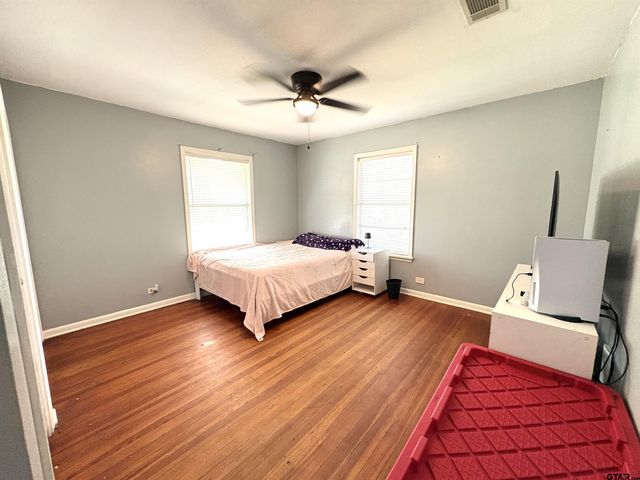 409 E Main, Omaha, TX 75571