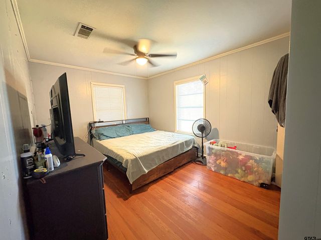 409 E Main, Omaha, TX 75571