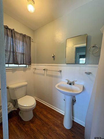 409 E Main, Omaha, TX 75571