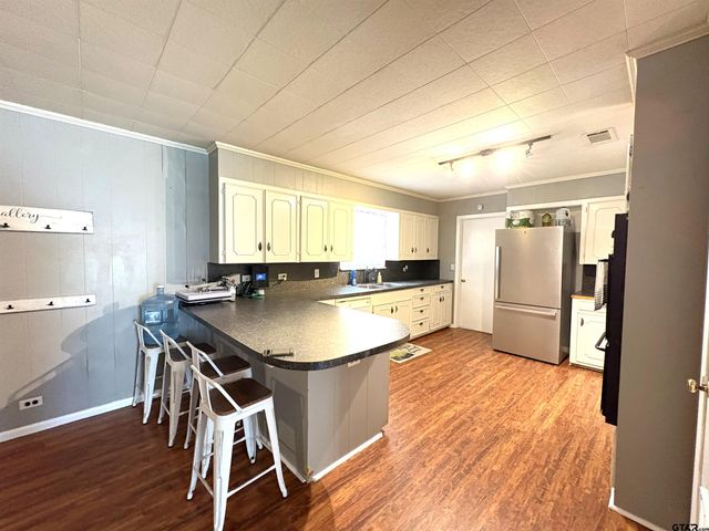 409 E Main, Omaha, TX 75571