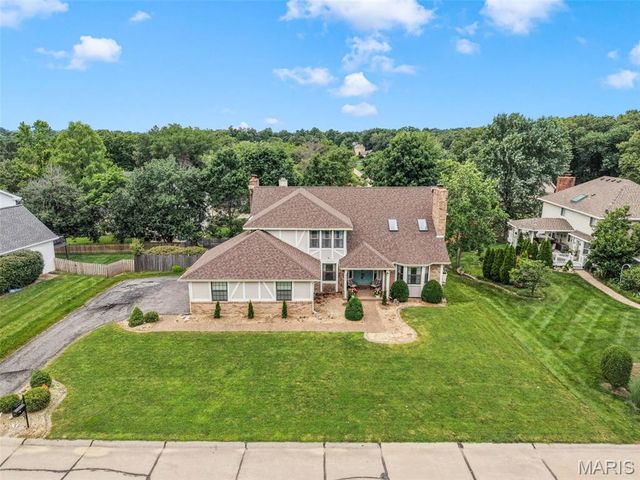 440 Meramec Way, St Charles, MO 63303
