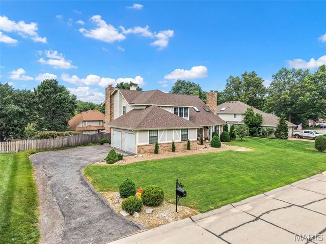 440 Meramec Way, St Charles, MO 63303