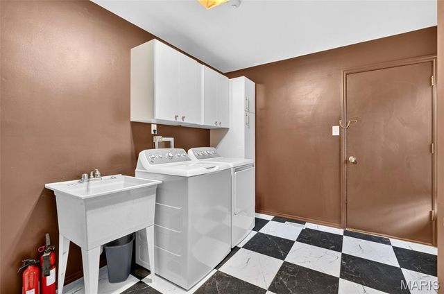 440 Meramec Way, St Charles, MO 63303