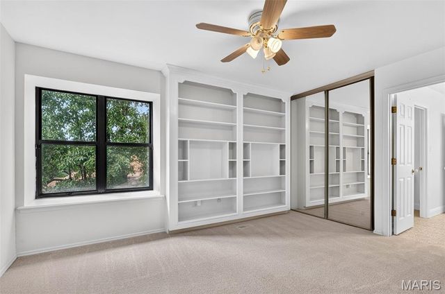 440 Meramec Way, St Charles, MO 63303