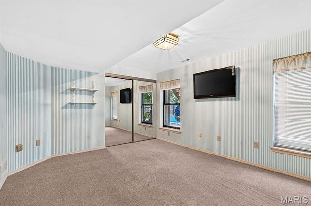 440 Meramec Way, St Charles, MO 63303