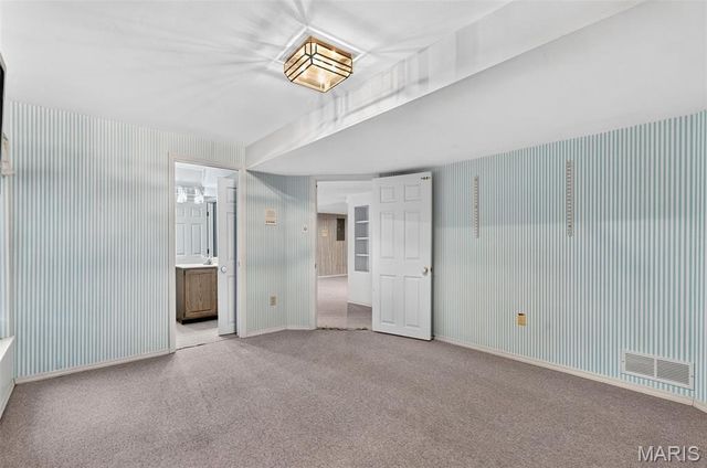 440 Meramec Way, St Charles, MO 63303